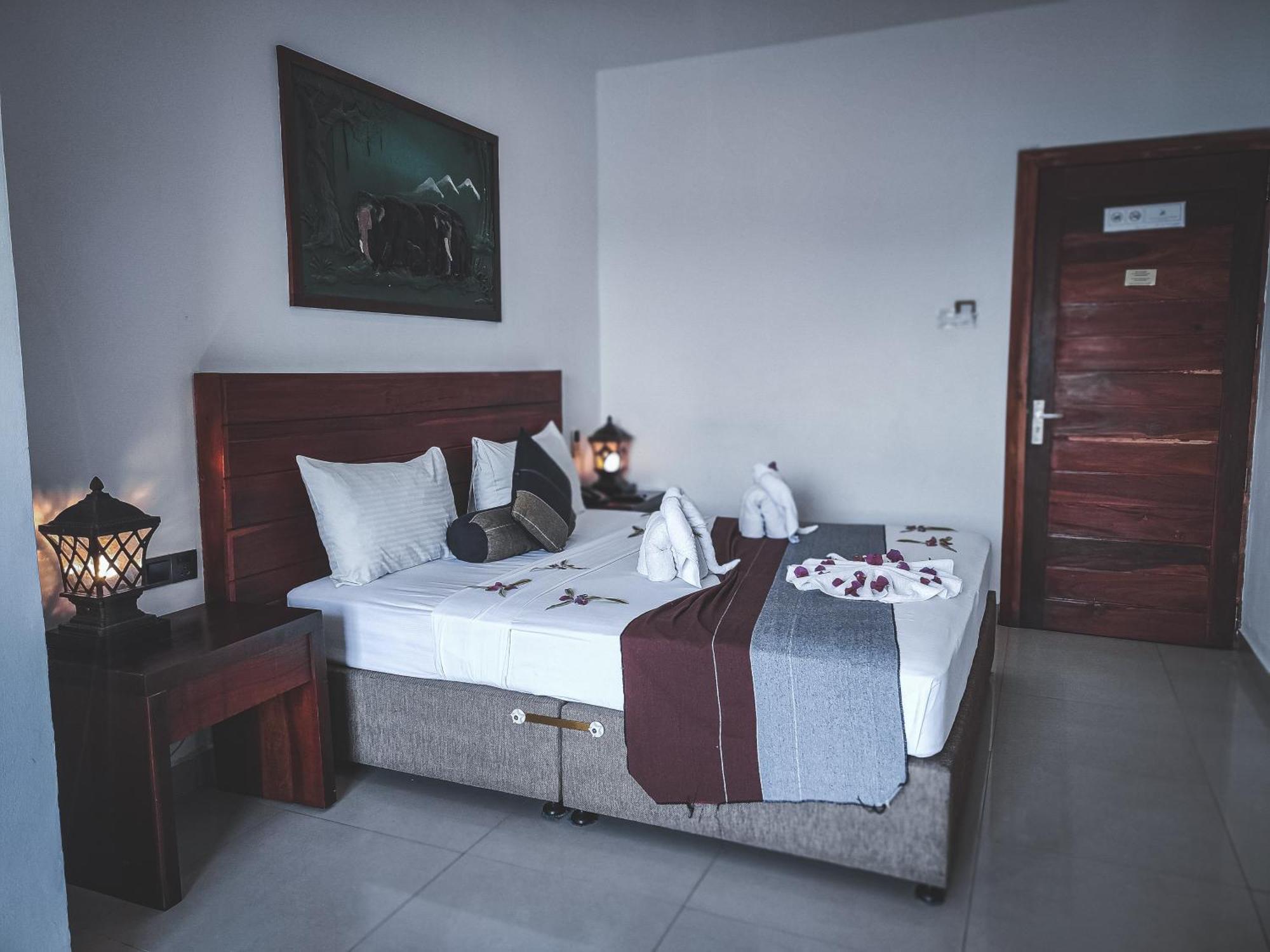 Hotel Elephant Park - New Deal! Half Off Airport Pickups Available Pinnawala  Dış mekan fotoğraf